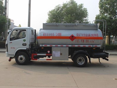 國(guó)六5噸甲醇乙醇罐式運(yùn)輸車(chē)圖片 國(guó)六5噸甲醇乙醇罐式運(yùn)輸車(chē)圖片