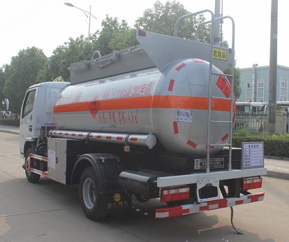 國(guó)六5噸甲醇乙醇罐式運(yùn)輸車(chē)圖片 國(guó)六5噸甲醇乙醇罐式運(yùn)輸車(chē)圖片
