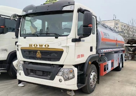 重汽豪沃TX單橋10噸油罐車(chē)_楚勝牌CSC5187GJYZ6型加油車(chē) 重汽豪沃TX單橋10噸油罐車(chē)_楚勝牌CSC5187GJYZ6型加油車(chē)