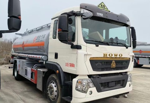 重汽豪沃TX單橋10噸油罐車(chē)_楚勝牌CSC5187GJYZ6型加油車(chē) 重汽豪沃TX單橋10噸油罐車(chē)_楚勝牌CSC5187GJYZ6型加油車(chē)